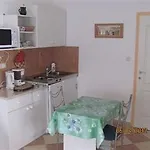 Petra Apartmanhaz Apartament Kehidakustány