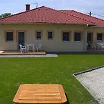 Petra Apartmanhaz Kehidakustány