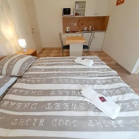 Petra Kehidakustány