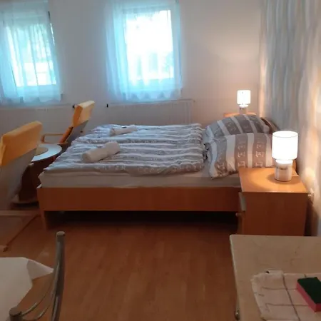 Petra Apartmanhaz Kehidakustány