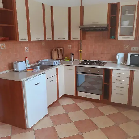 Petra Apartmanhaz *