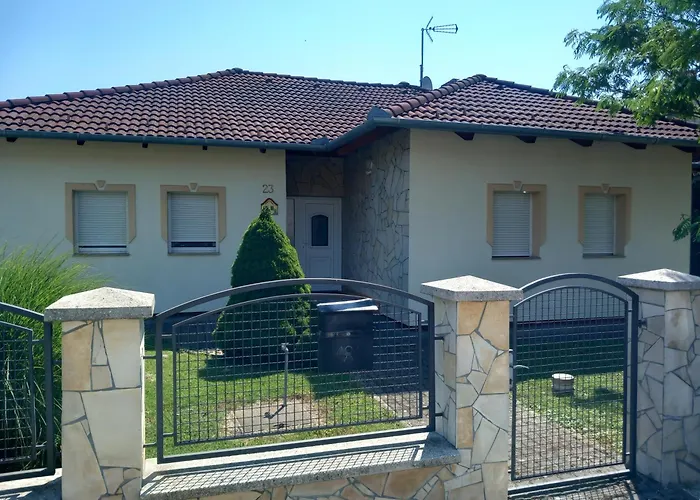 Petra Apartmanhaz דירה *